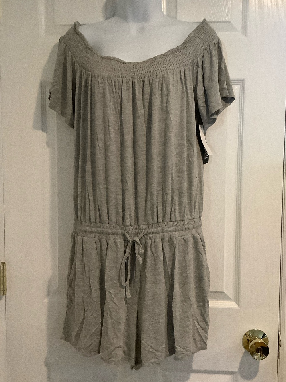NWT NY&C Soho Street Gray Off The Shoulder Lightweight Beachy Stretch Romper L